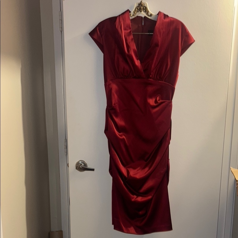 Elegant Red V-Neck Ruched Midi Dress